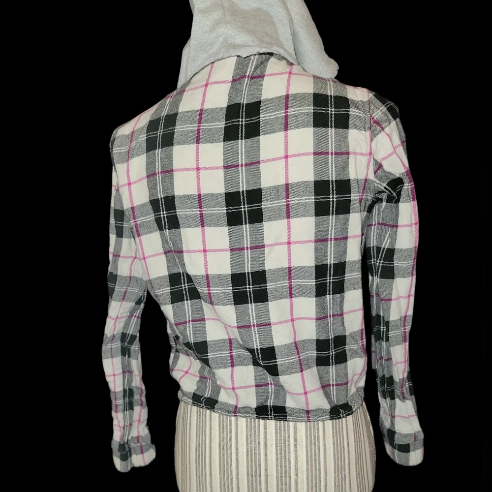 EUC Black and white hooded plaid snap up shirt - Picture 5 of 6